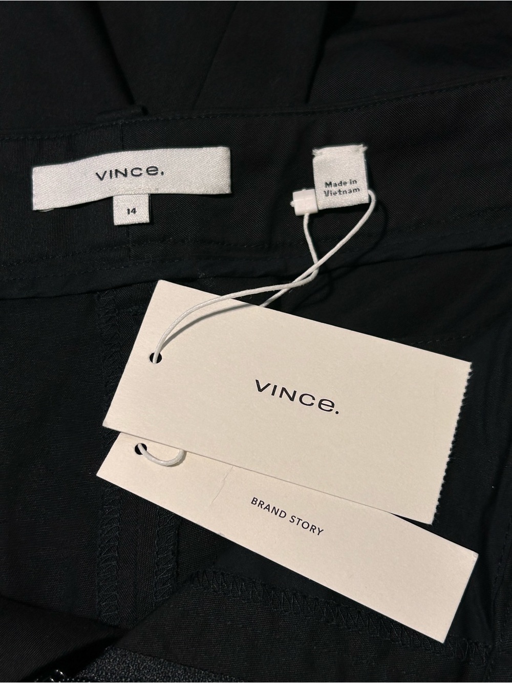 Vince - Men's Black Tailored Chino Golf Shorts - Picture 2 of 12